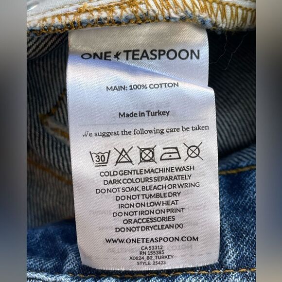 ONE TEASPOON Bonitas HIGH WAIST MOM FIT SHORT with graffiti design NWT 33 - Picture 10 of 14